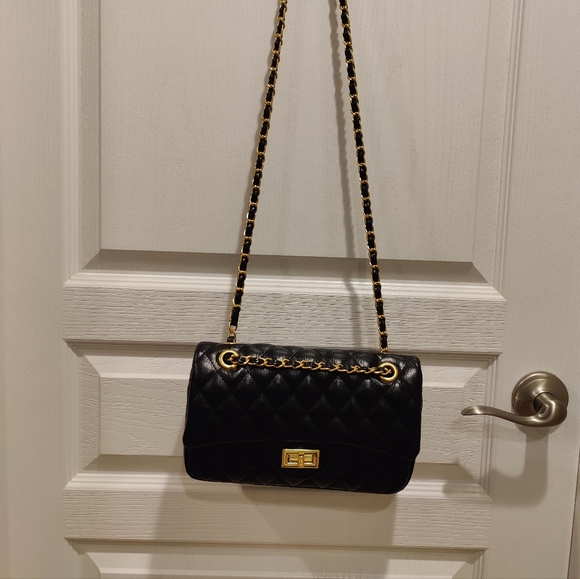 Black And Gold Quilted Double Flap Chain Shoulder Bag - Picture 8 of 8